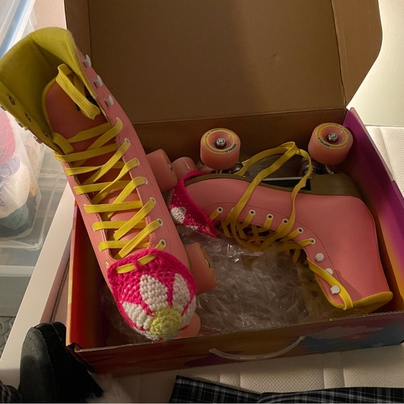 Practically new Impala Rollerskates! - Picture 7 of 7